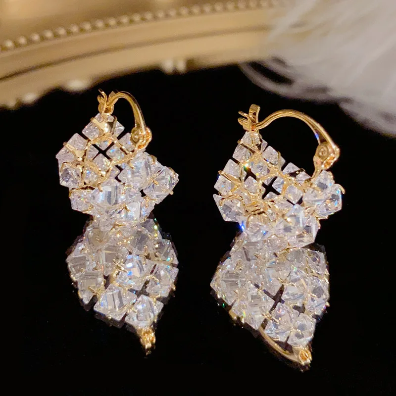Exquisite Zircon 925 Silver Needle 14k gold plating Hoop Earrings For Women Party hiphop Fine Jewelry light luxury Accessories
Exquisite Zircon 925 Silver Needle 14k gold plating Hoop Earrings For Women Party hiphop Fine Jewelry light luxury Accessories