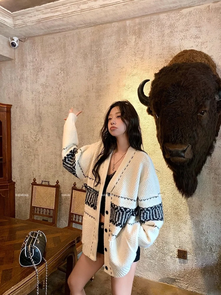 Seoul Lazy Soft Sweater Coat Fair Isle Heavy Knit Color Block V-neck Long Sleeve Autumn Cotton Cardigan Striped Pattern
Seoul Lazy Soft Sweater Coat Fair Isle Heavy Knit Color Block V-neck Long Sleeve Autumn Cotton Cardigan Striped Pattern