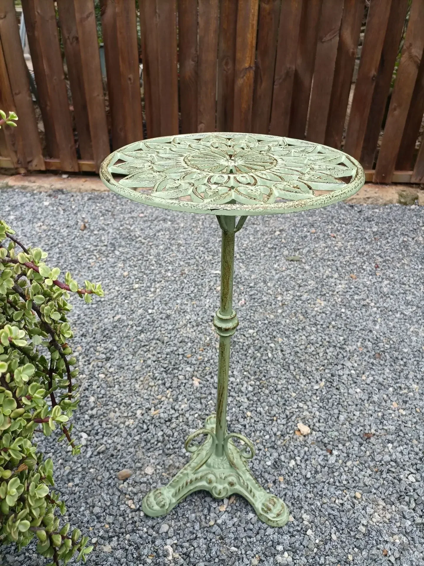 Foreign trade European style cast iron vintage flower pot base tray outdoor courtyard garden elevated rack flower tray shelf 
Foreign trade European style cast iron vintage flower pot base tray outdoor courtyard garden elevated rack flower tray shelf