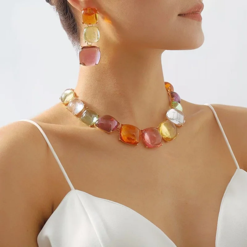 French Retro Colorful Gemstone Necklace & Earring Set, Oversized Geometric Resin Clavicle Chain for Women
French Retro Colorful Gemstone Necklace & Earring Set, Oversized Geometric Resin Clavicle Chain for Women