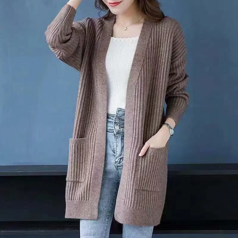 Korean Short Knitted Sweater Cardigan Top Women Autumn New Fashion V-Neck Long Sleeves Loose Knitwear Sweaters Female Tide T1322
Korean Short Knitted Sweater Cardigan Top Women Autumn New Fashion V-Neck Long Sleeves Loose Knitwear Sweaters Female Tide T1322