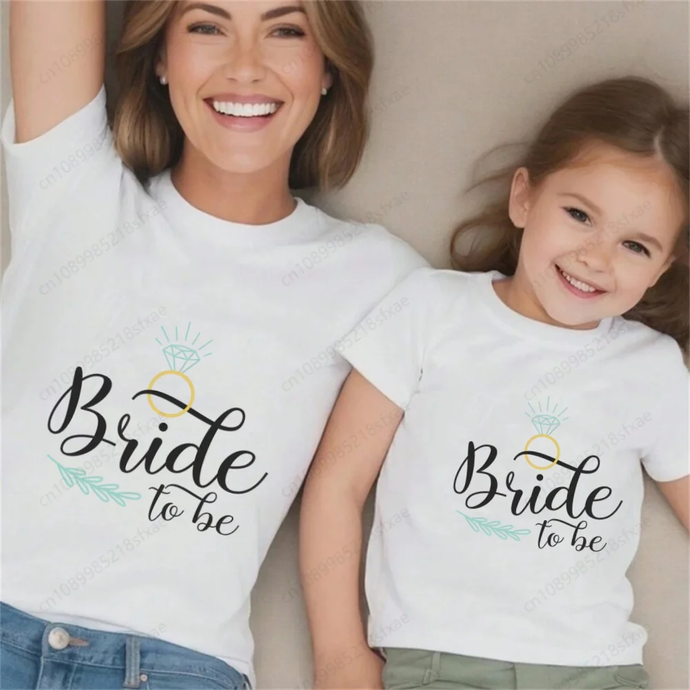 Футболка детская летняя с круглым вырезом и забавным принтом «Bride To Be Team Bride»
Футболка детская летняя с круглым вырезом и забавным принтом «Bride To Be Team Bride»