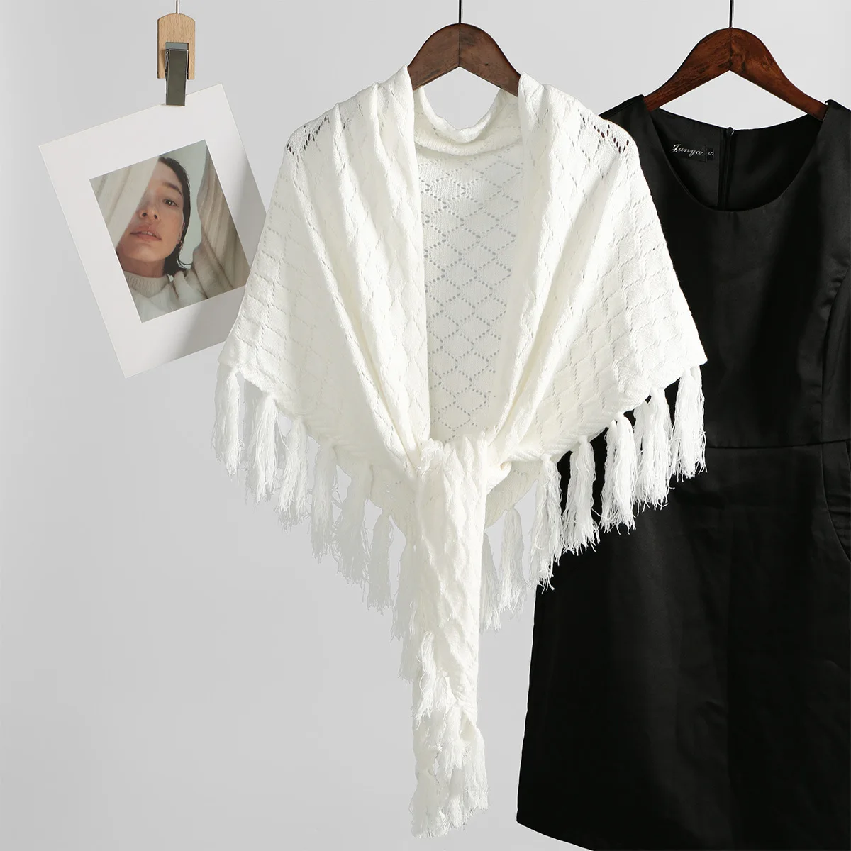 Верхняя куртка с полой шалью, женская универсальная маленькая шаль в этническом стиле, летняя тонкая теплая куртка с бахромой в стиле ретро
Верхняя куртка с полой шалью, женская универсальная маленькая шаль в этническом стиле, летняя тонкая теплая куртка с бахромой в стиле ретро