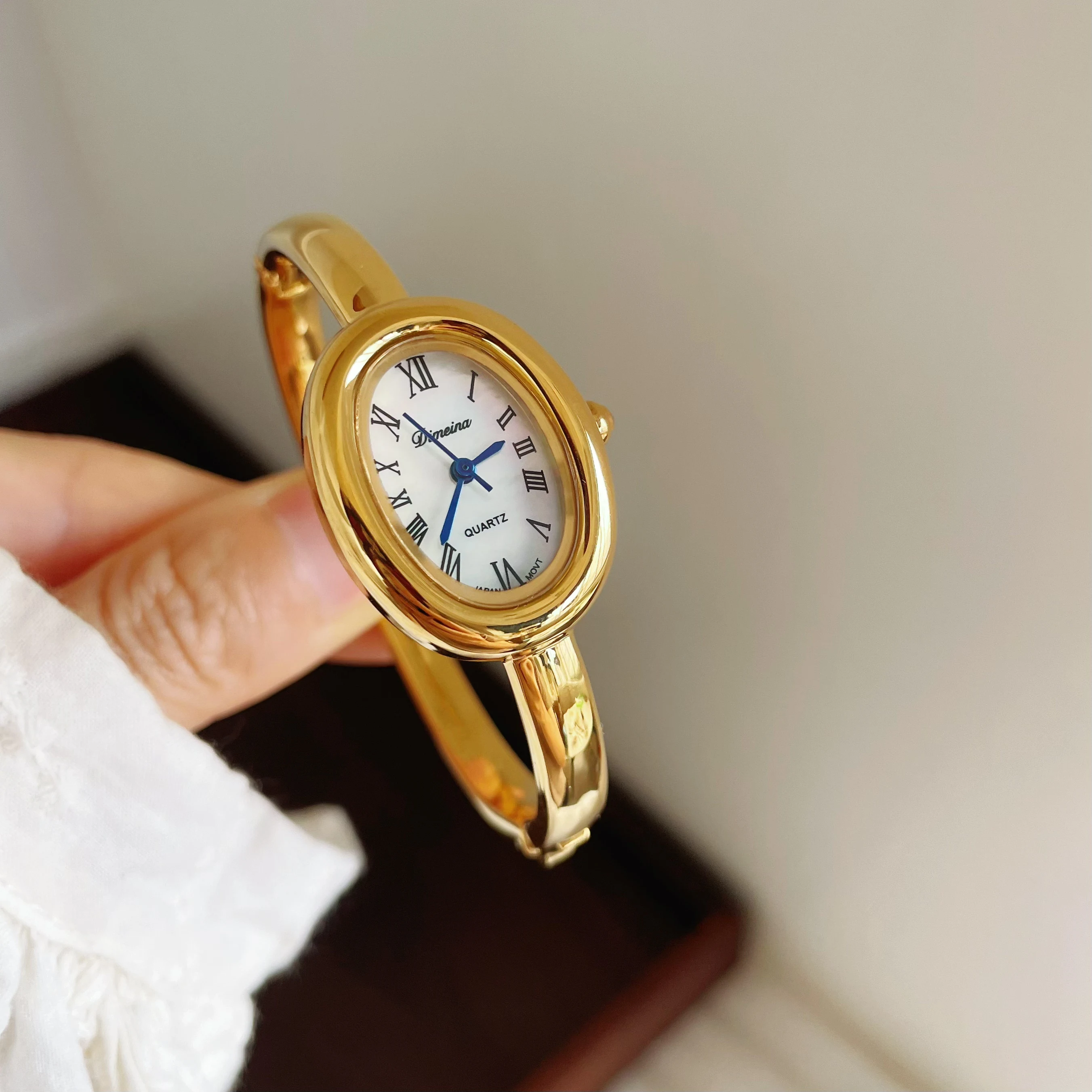 2026 luxury bathtub personalized creative design watch classic oval bracelet gold watch elegant quartz watch for women
2026 luxury bathtub personalized creative design watch classic oval bracelet gold watch elegant quartz watch for women