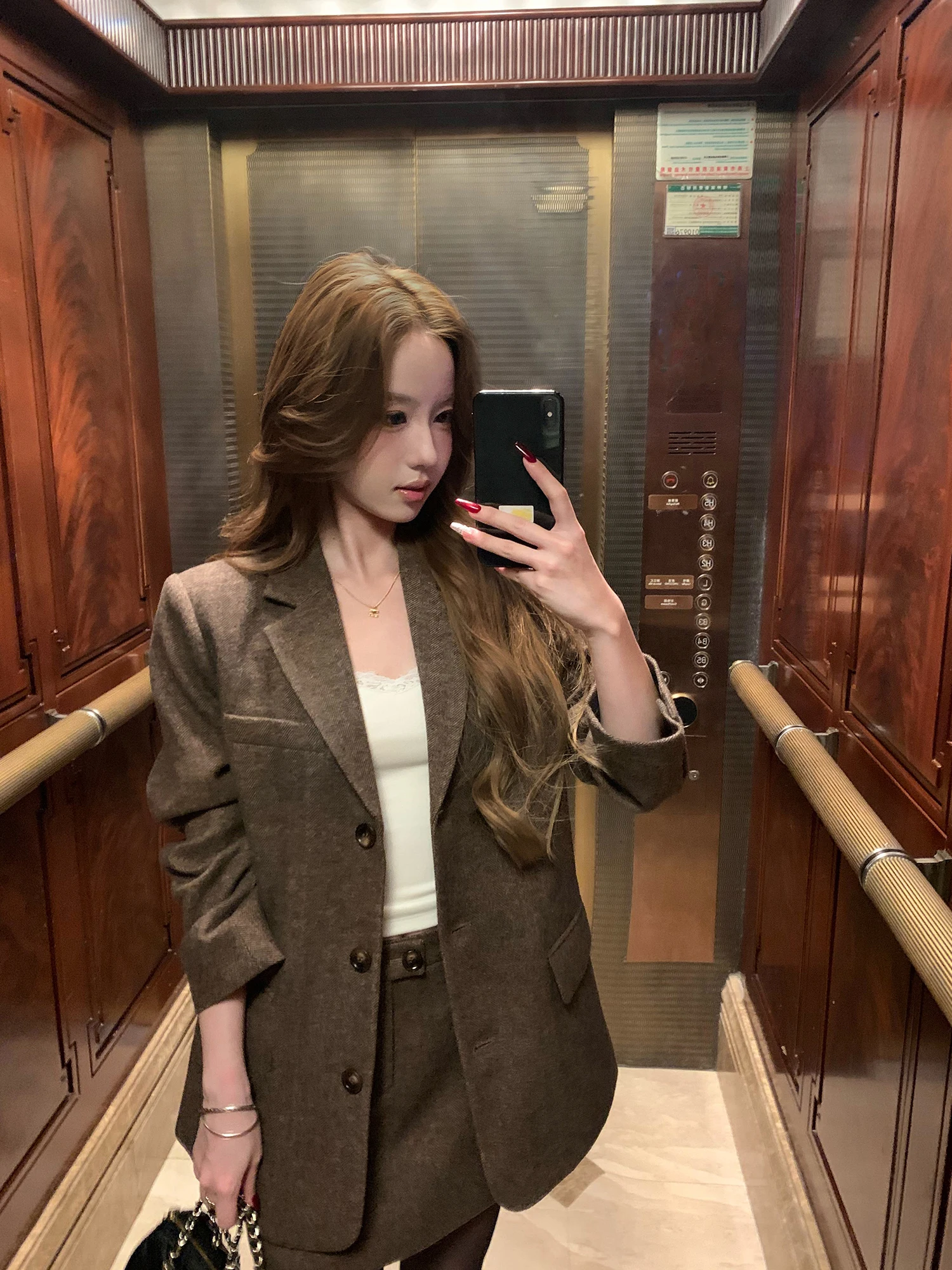 Pusumede Modern Retro Brown Gingham Woolen Suit Jaet And f Skirt Set for Women Casual Sle Long Sve Single Button
Pusumede Modern Retro Brown Gingham Woolen Suit Jaet And f Skirt Set for Women Casual Sle Long Sve Single Button