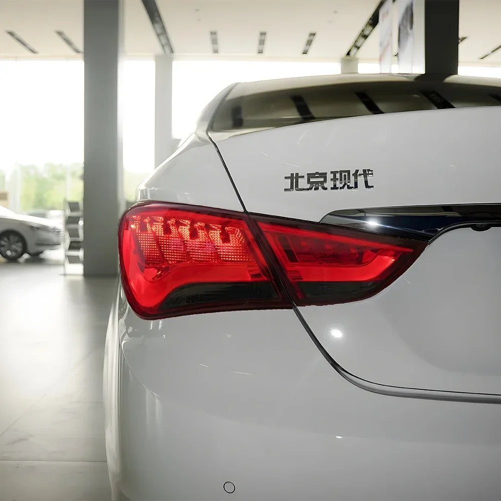 Auto Rear Back Lamps For Hyundai Sonata 2011-2015 LED Car Taillights Assembly Upgrade Dynamic Blink Lights Tool Accessories
Auto Rear Back Lamps For Hyundai Sonata 2011-2015 LED Car Taillights Assembly Upgrade Dynamic Blink Lights Tool Accessories