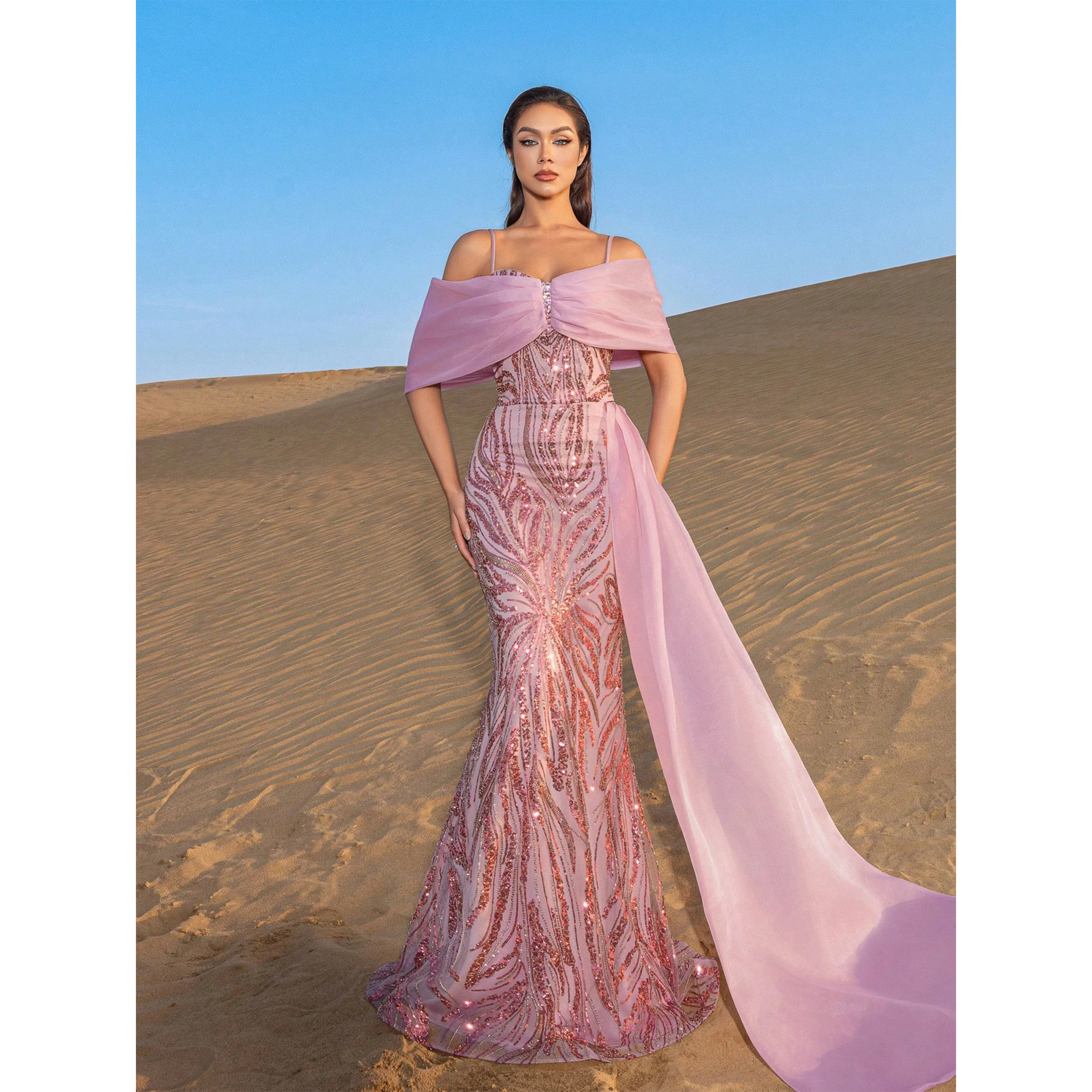 Элегантные вечерние платья и вечерние платья с открытыми плечами и контрастным подолом из органзы, расшитые блестками и бисером 
Элегантные вечерние платья и вечерние платья с открытыми плечами и контрастным подолом из органзы, расшитые блестками и бисером