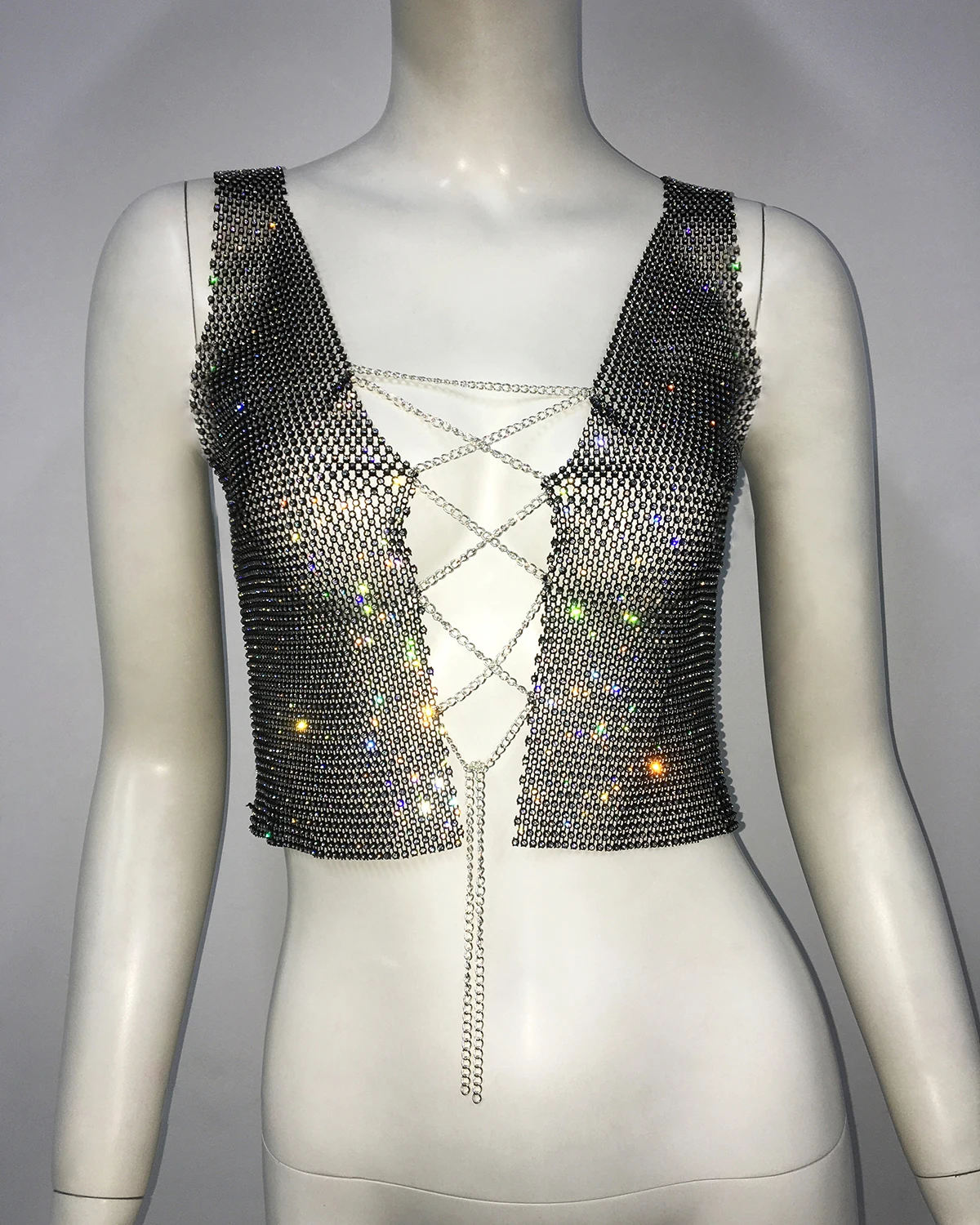 2025 New Flash Drill Fishnet Crop Tops Women Tank Top with Body Chain Tide Y2k Street Wear Nightclub Gothic Sexy Women Clothing
2025 New Flash Drill Fishnet Crop Tops Women Tank Top with Body Chain Tide Y2k Street Wear Nightclub Gothic Sexy Women Clothing
