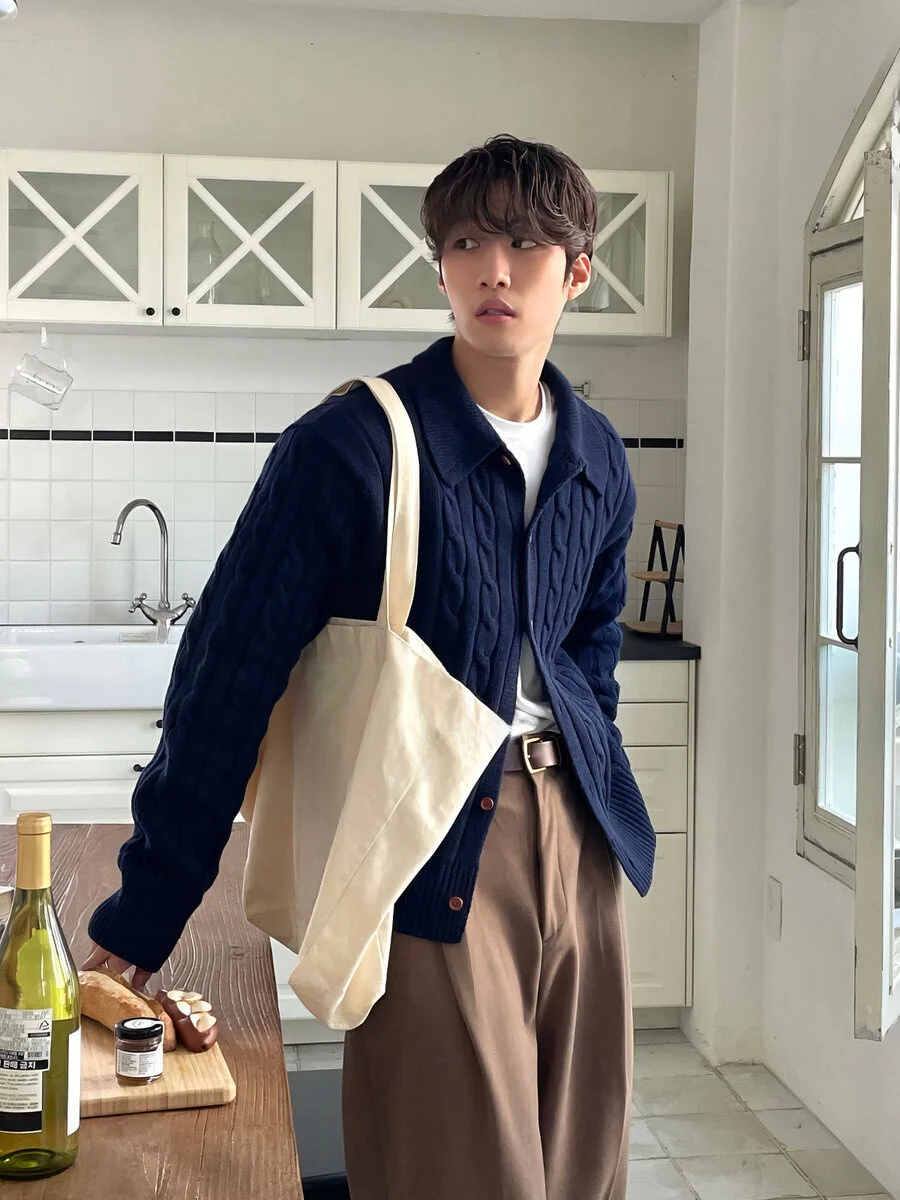 Men's Knitted Sweater Cardigan Autumn Sle Retro Collar Linen Pattern High-End Lazy Versatile Haome Outerwear
Men's Knitted Sweater Cardigan Autumn Sle Retro Collar Linen Pattern High-End Lazy Versatile Haome Outerwear