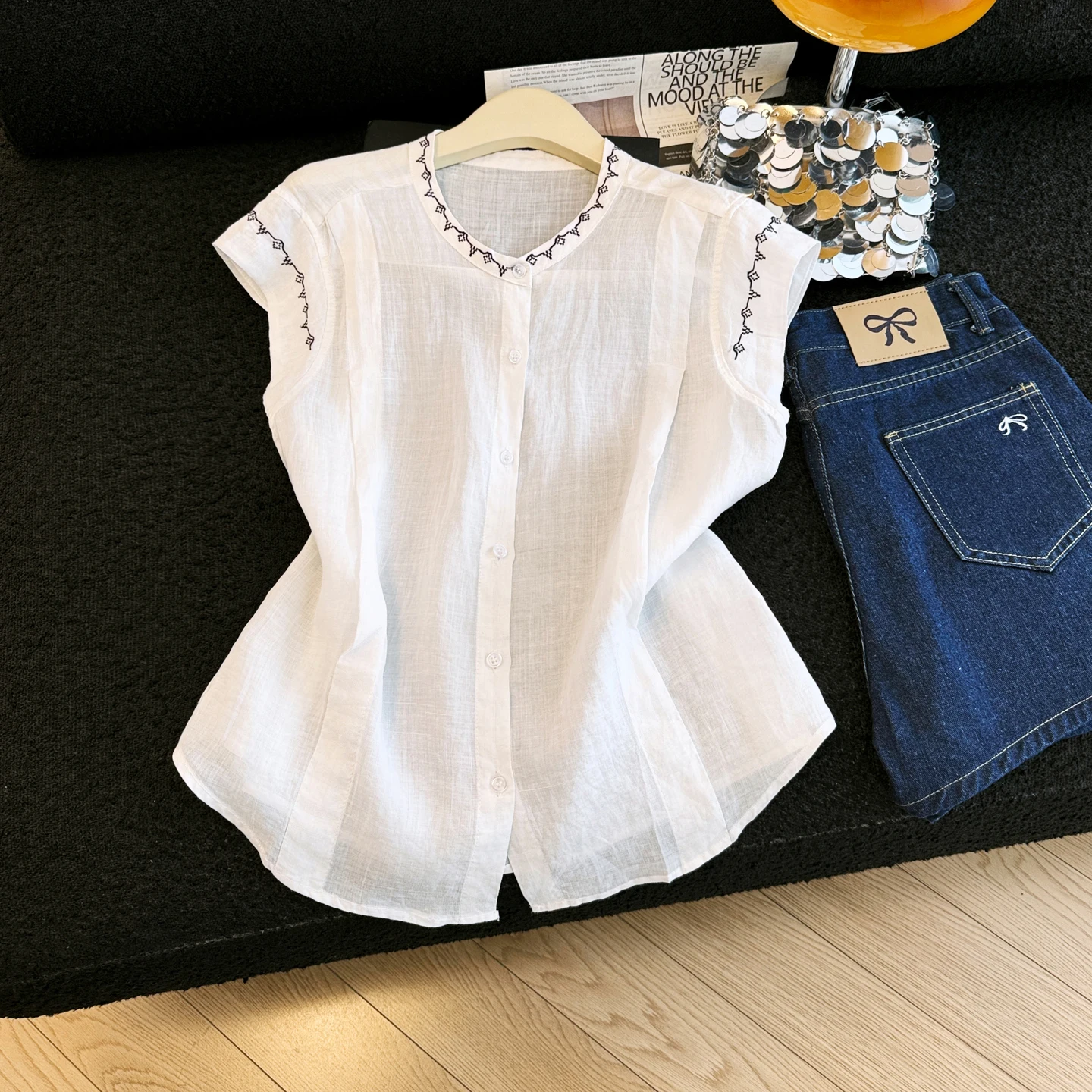 plus Size Women's Shirt Summer New Style Embroidered Sleeveless Cotton Linen Fashionable Top Commute Style Artistic Edition
plus Size Women's Shirt Summer New Style Embroidered Sleeveless Cotton Linen Fashionable Top Commute Style Artistic Edition