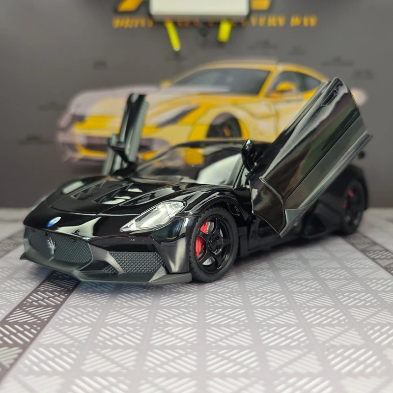 Модель автомобиля Maserati GT2 из сплава, масштаб 1:24, двери и капот открываются, багажник можно открывать, подарок для любителей суперкаров.
Модель автомобиля Maserati GT2 из сплава, масштаб 1:24, двери и капот открываются, багажник можно открывать, подарок для любителей суперкаров.