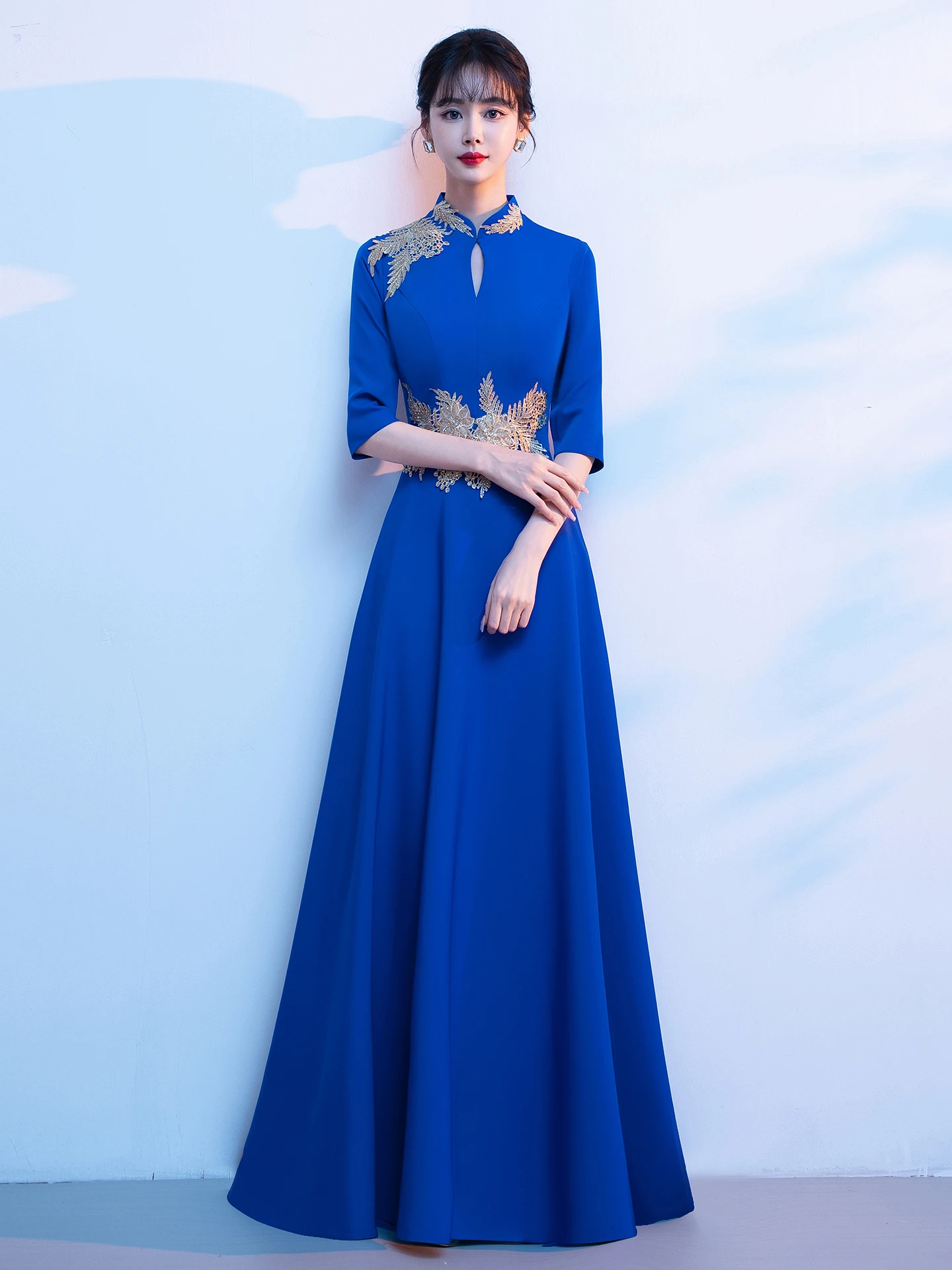 Синее вечернее платье, женский длинный ретро-костюм для хоровых выступлений, винтажный наряд для взрослых, костюм в стиле флагоносецов для пар, для свадьбы
Синее вечернее платье, женский длинный ретро-костюм для хоровых выступлений, винтажный наряд для взрослых, костюм в стиле флагоносецов для пар, для свадьбы