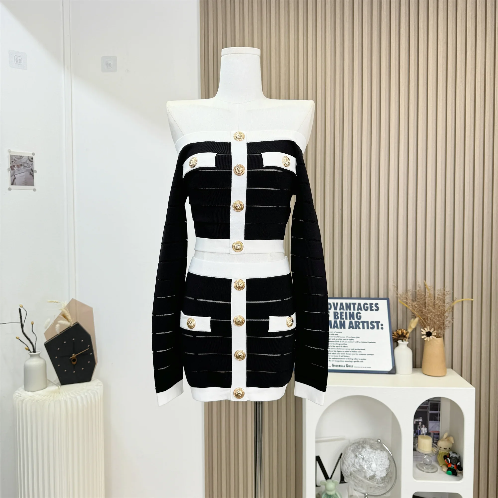Autumn Women Old Money Coquette Gyaru 2000s Aesthetic Striped Outfits 2 Piece Set Long Sleeve Slash Neck Jumper + Mini Shirts
Autumn Women Old Money Coquette Gyaru 2000s Aesthetic Striped Outfits 2 Piece Set Long Sleeve Slash Neck Jumper + Mini Shirts