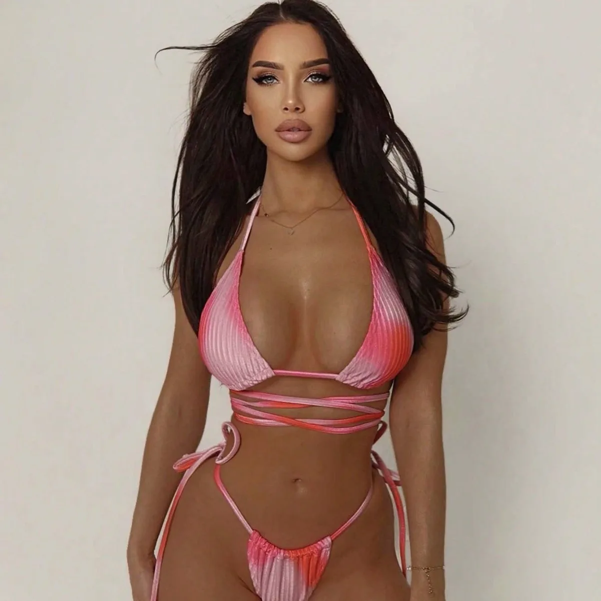 2024 new pink split swimsuit sexy backless strap tight bikini for women 
2024 new pink split swimsuit sexy backless strap tight bikini for women