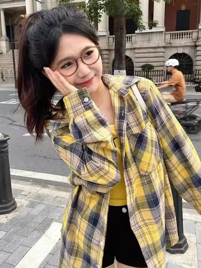 Retro Korean Style Long Sleeve Collar Plaid Shirt Loose Women's Spring Summer Anti UV Open Cardigan Top Casual Fashion
Retro Korean Style Long Sleeve Collar Plaid Shirt Loose Women's Spring Summer Anti UV Open Cardigan Top Casual Fashion