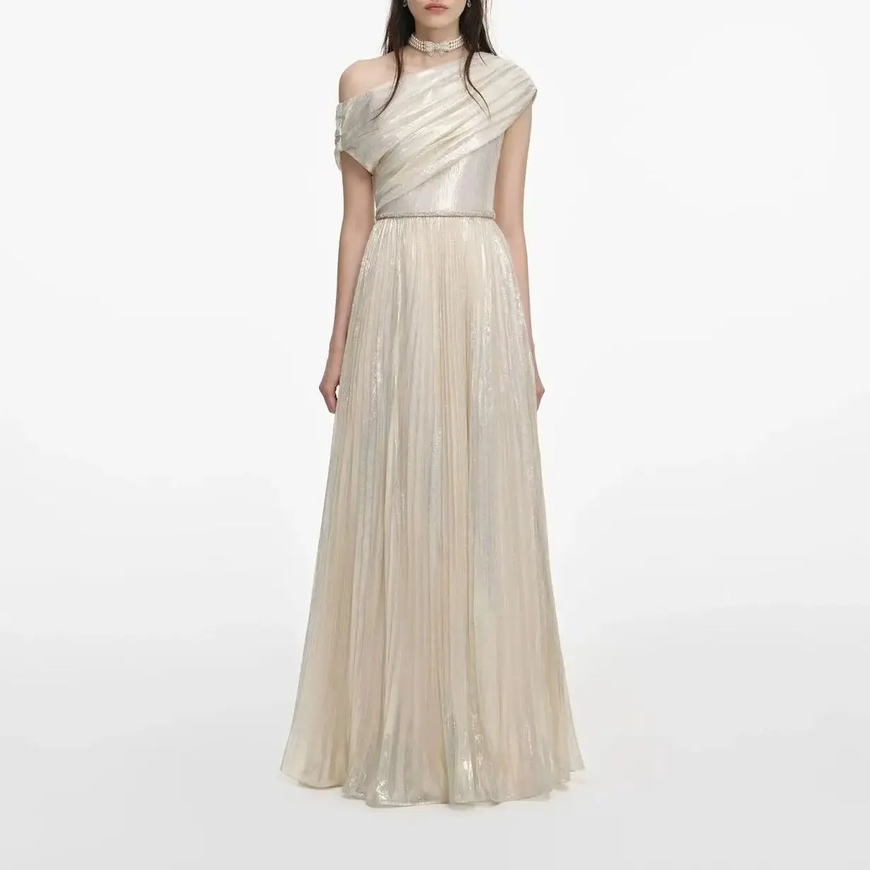 Women golden pleated long Dress off-the-shoulder high waist maxi dress
Women golden pleated long Dress off-the-shoulder high waist maxi dress