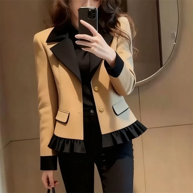 Уникальный дизайн с цветовыми блоками, элегантный приталенный крой, модный женский блейзер на весну-осень, универсальный стильный топ.
Уникальный дизайн с цветовыми блоками, элегантный приталенный крой, модный женский блейзер на весну-осень, универсальный стильный топ.