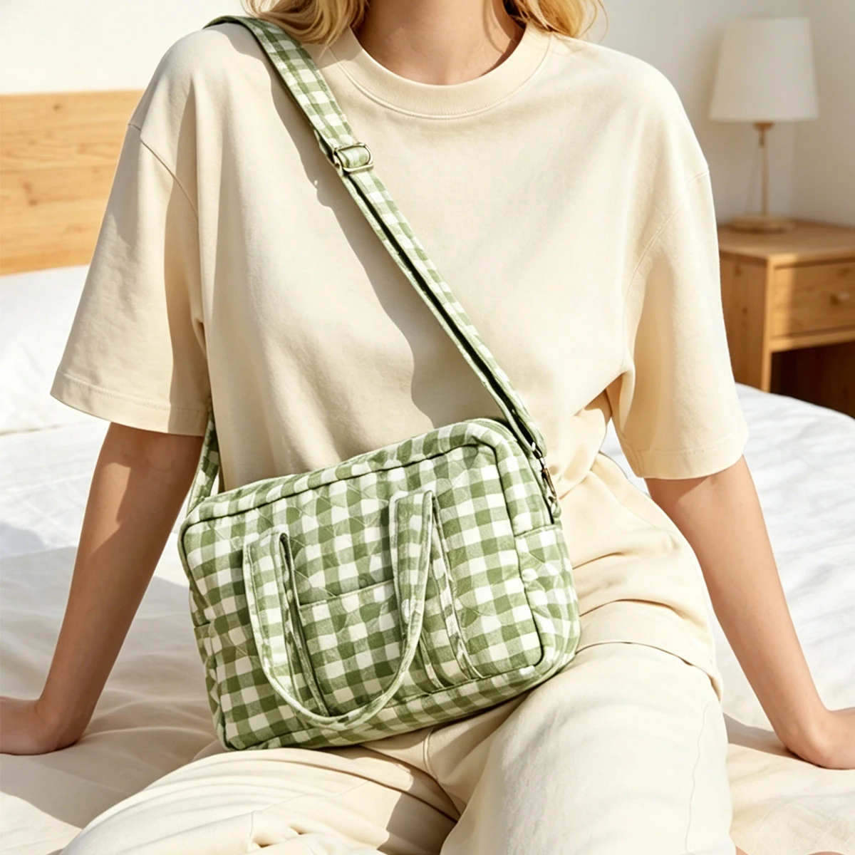 Quilted Women's Crossbody Bag Portable Zipper Fitness Travel Storage Bag Handbag Toiletries Bag Large Capacity Storage Bag
Quilted Women's Crossbody Bag Portable Zipper Fitness Travel Storage Bag Handbag Toiletries Bag Large Capacity Storage Bag