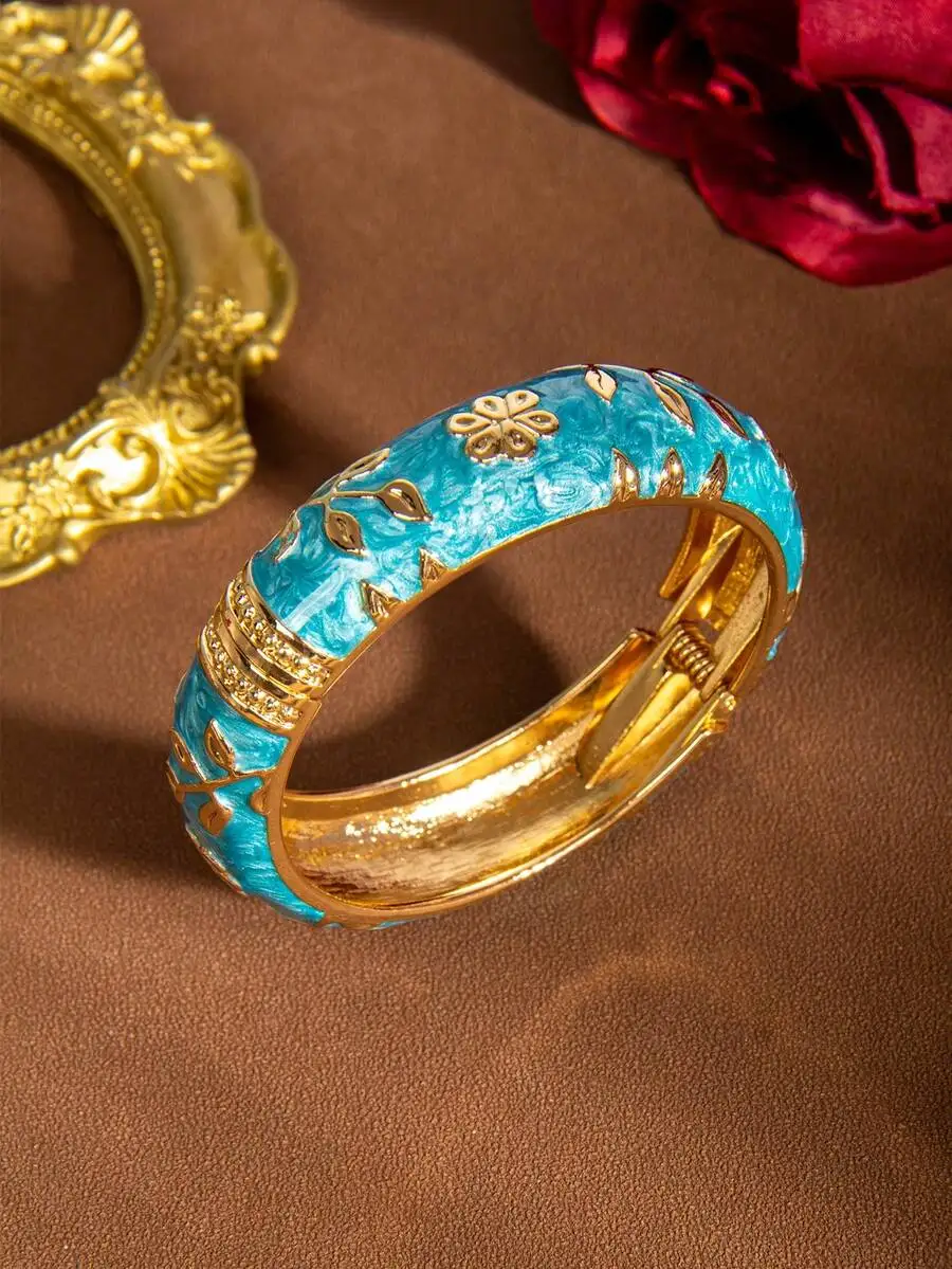 Vintage Style Turquoise Enamel Floral Cuff Bracelet For Women Daily Party Wear
Vintage Style Turquoise Enamel Floral Cuff Bracelet For Women Daily Party Wear
