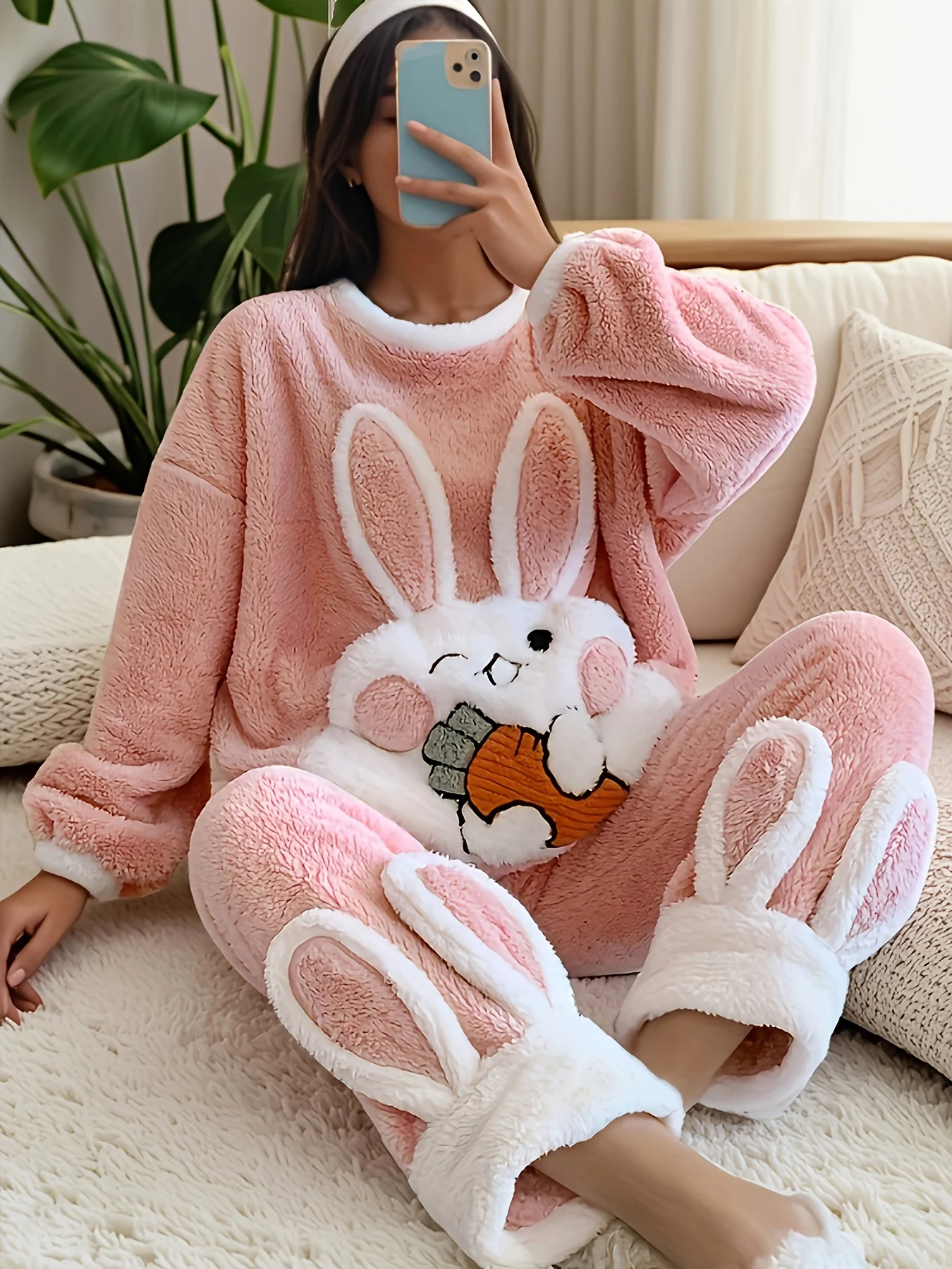 Women's Cute Bunny Plush Pajama Set Warm Winter Sleepwear round Neck Top And Pants Soft Polyester Fleece Fluffy Loungewear
Women's Cute Bunny Plush Pajama Set Warm Winter Sleepwear round Neck Top And Pants Soft Polyester Fleece Fluffy Loungewear