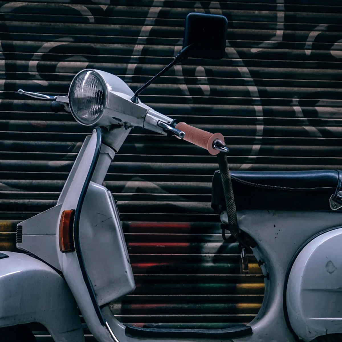 1 Pair Motorcycle Rubber Grips 22/24Mm Classic Thread Non-Slip Handlebar Covers For Bike Cycling Shock Absorbing Light Brown
1 Pair Motorcycle Rubber Grips 22/24Mm Classic Thread Non-Slip Handlebar Covers For Bike Cycling Shock Absorbing Light Brown