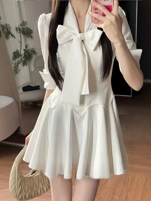 Korean Style Shirt Dress with Bow Knot Waist Cinching A-Line Skirt for Women Simple Elegantly Designed Spring Summer
Korean Style Shirt Dress with Bow Knot Waist Cinching A-Line Skirt for Women Simple Elegantly Designed Spring Summer