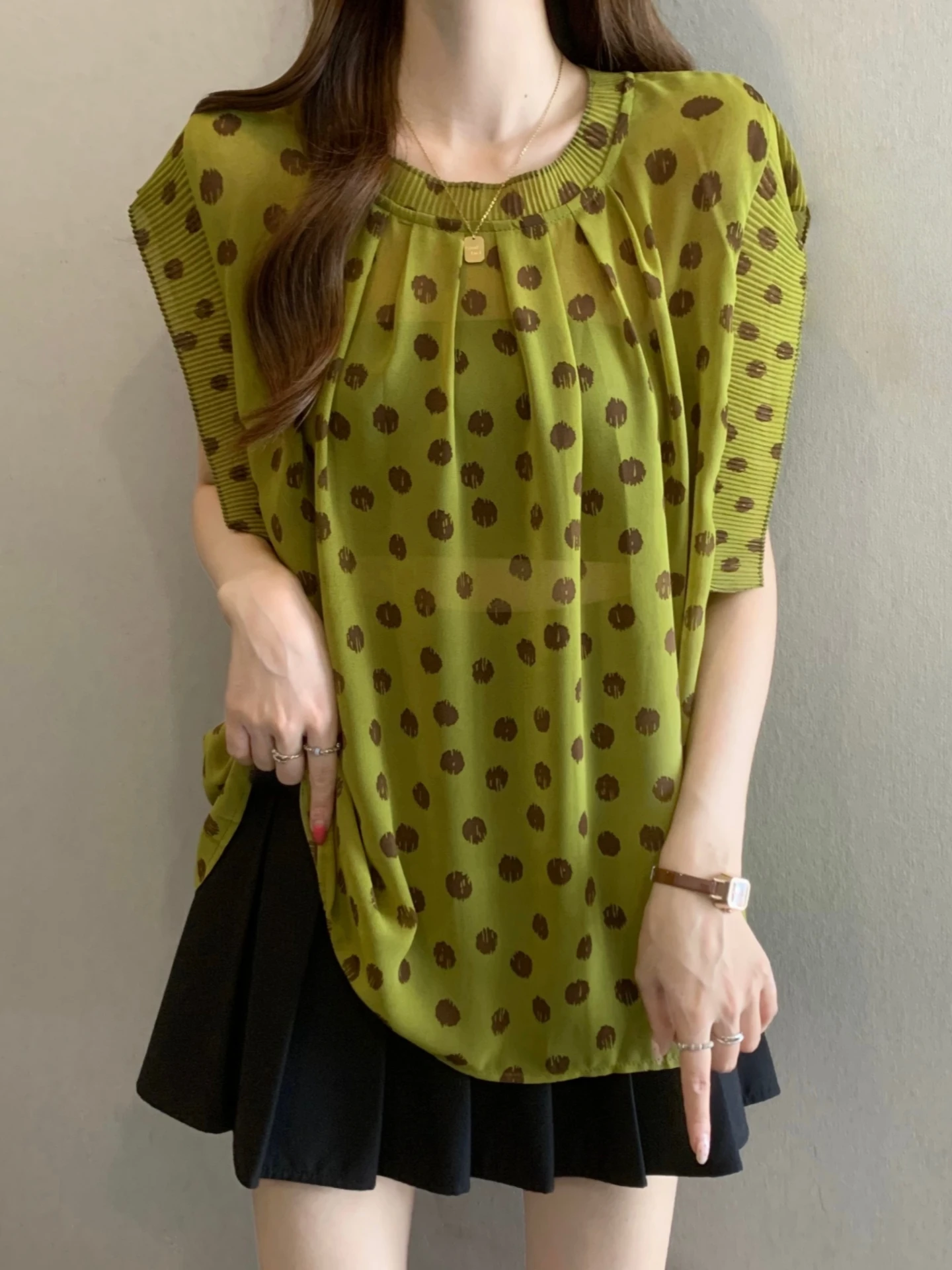 Slimming Large Size Summer Shirt Women's Loose Short Sleeve Polka Dot Chiffon Top Korean Style Breathable Comfortable Casual ...
Slimming Large Size Summer Shirt Women's Loose Short Sleeve Polka Dot Chiffon Top Korean Style Breathable Comfortable Casual ...