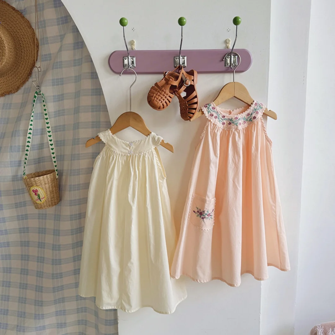 Hot Summer 2026 French Embroidered Strapless Girls Dress Fragile Princess Backless Children's Skirt Wholesale Elegant Casual
Hot Summer 2026 French Embroidered Strapless Girls Dress Fragile Princess Backless Children's Skirt Wholesale Elegant Casual