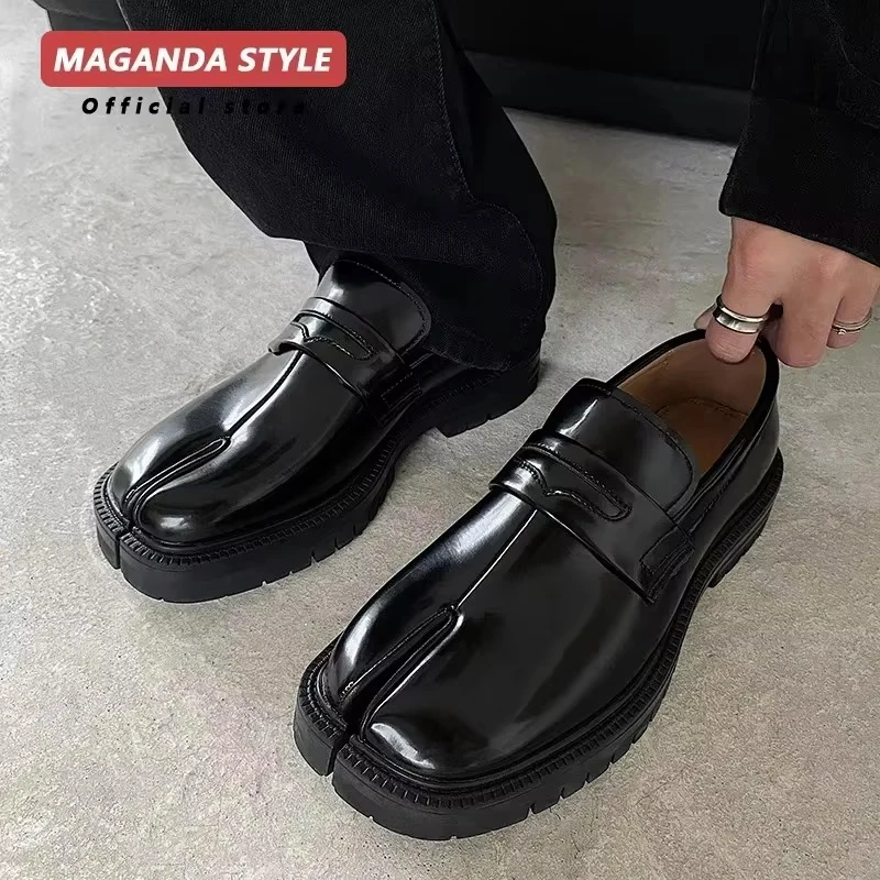 Maganda Tabi Shoes Loafer for Men and Women Split Toe Thick Sole Casual Leather Shoes
Maganda Tabi Shoes Loafer for Men and Women Split Toe Thick Sole Casual Leather Shoes