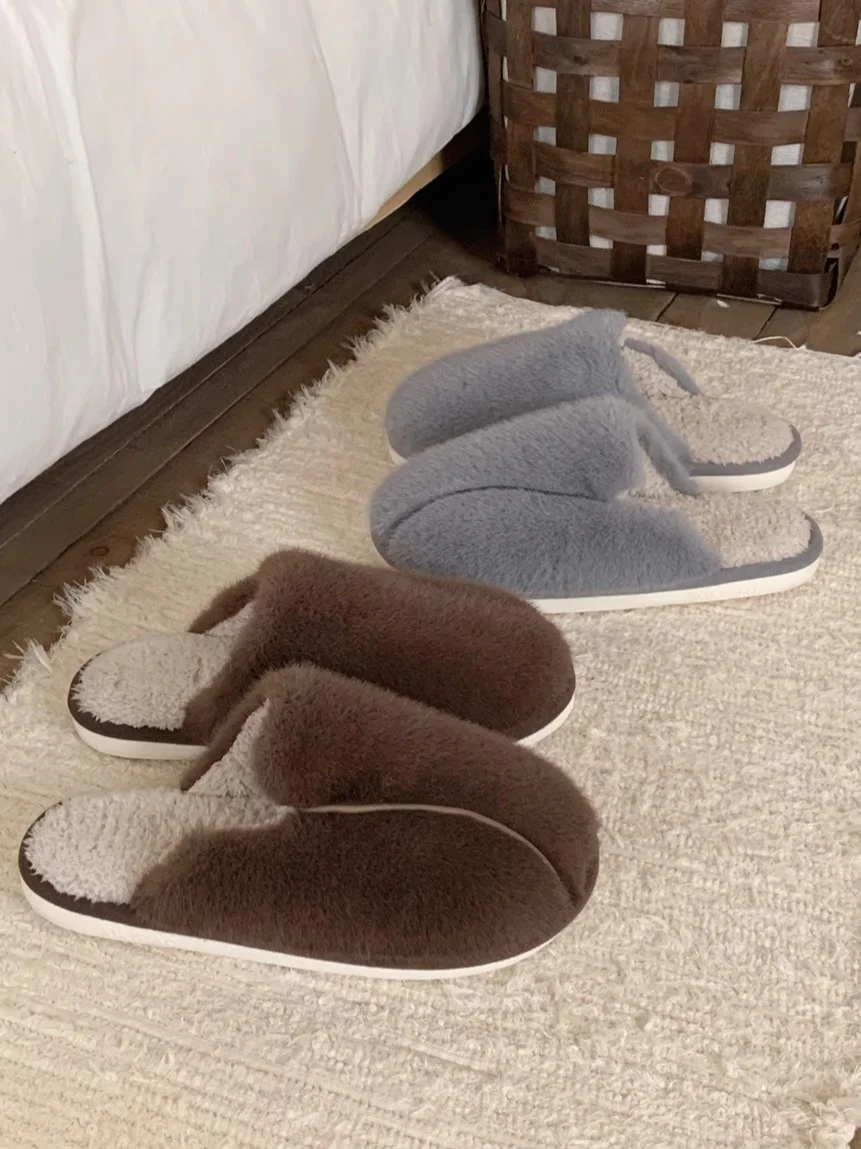 Comfortable Indoor Men's Slippers Flat Bottom Anti-Slip Warmth Autumn Winter Simple Color Cotton Slippers Soft Plush Casual S...
Comfortable Indoor Men's Slippers Flat Bottom Anti-Slip Warmth Autumn Winter Simple Color Cotton Slippers Soft Plush Casual S...