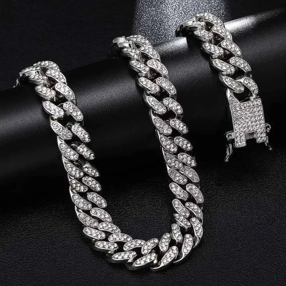 Luxury Iced Out Moissanite Starling Silver Cuban Link Chain Hip Hop Necklace Chain Customized Jewelry Wedding Gifts for Men Wome
Luxury Iced Out Moissanite Starling Silver Cuban Link Chain Hip Hop Necklace Chain Customized Jewelry Wedding Gifts for Men Wome