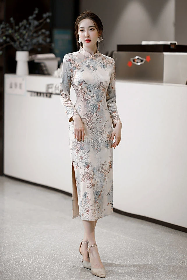 2025 chinese retro elegant velvet long-sleeved cheongsam dress retro dress women slimming long sleeve stand collar printed qipao
2025 chinese retro elegant velvet long-sleeved cheongsam dress retro dress women slimming long sleeve stand collar printed qipao