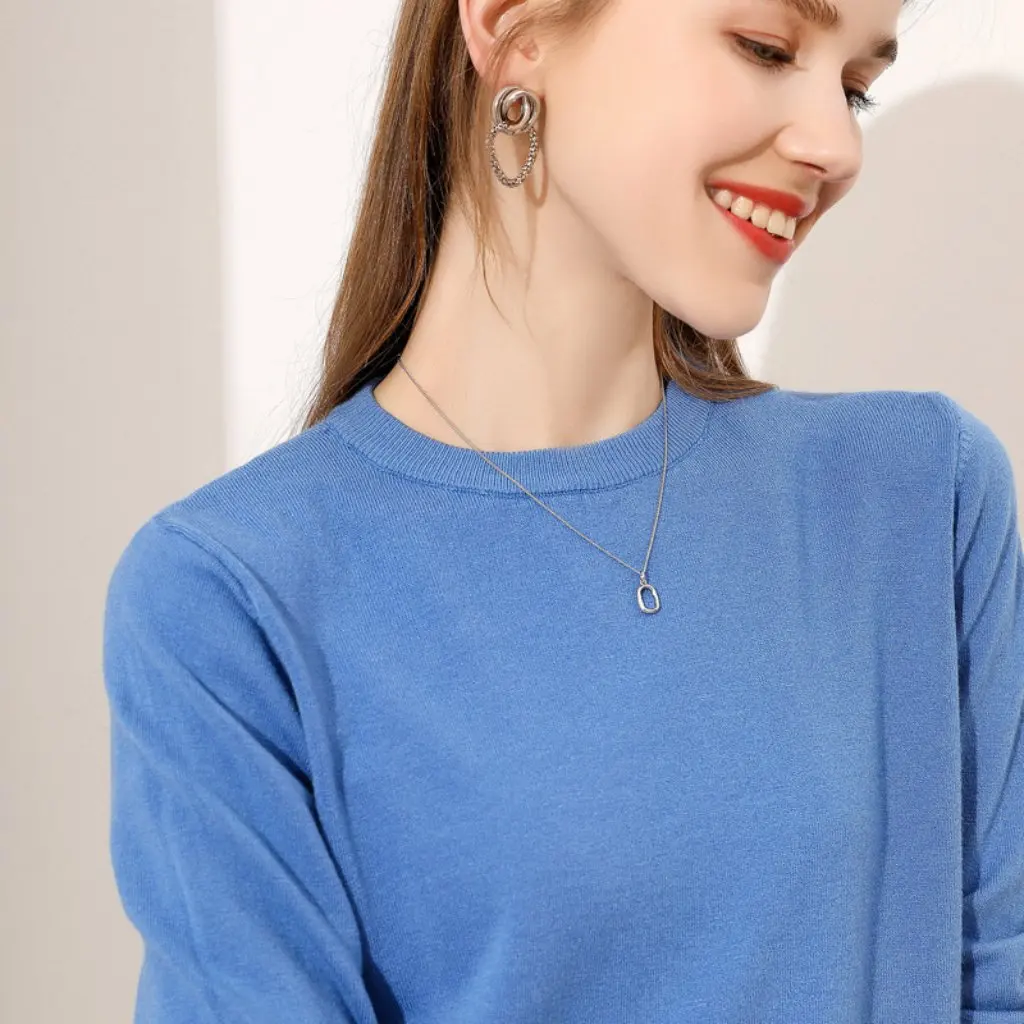 Женский трикотаж ранней осени в корейском стиле, пуловер с длинными рукавами и круглым вырезом, универсальная нижняя рубашка, тонкий модный топ
Женский трикотаж ранней осени в корейском стиле, пуловер с длинными рукавами и круглым вырезом, универсальная нижняя рубашка, тонкий модный топ