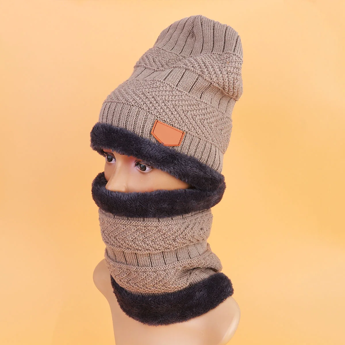 Men Thicken Woolen Yarn Cap Fashionable Men'S Winter Thicken Cap Accessory Scarf Outdoor Snow Warm Hat Hat
Men Thicken Woolen Yarn Cap Fashionable Men'S Winter Thicken Cap Accessory Scarf Outdoor Snow Warm Hat Hat