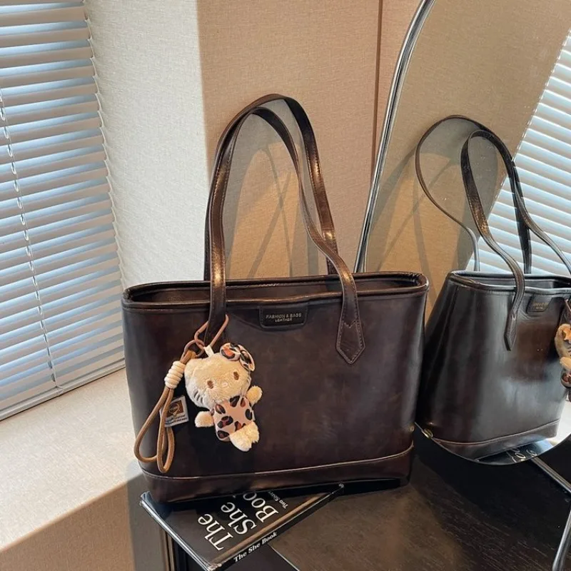 Stylish Messenger Bag For Women Leather Exterior Crossbody Adjustable Elegant Look By Famous Designer Handbag
Stylish Messenger Bag For Women Leather Exterior Crossbody Adjustable Elegant Look By Famous Designer Handbag