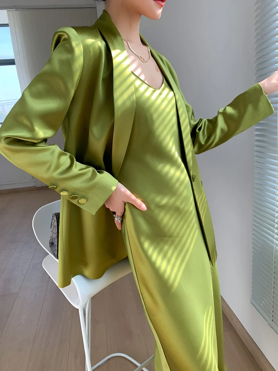 KARFELYDU Vanilla Green Three-acetate Satin Surface Suit Elegant Lady's Small Western Style Commute Straight Tube Long Sleeve
KARFELYDU Vanilla Green Three-acetate Satin Surface Suit Elegant Lady's Small Western Style Commute Straight Tube Long Sleeve