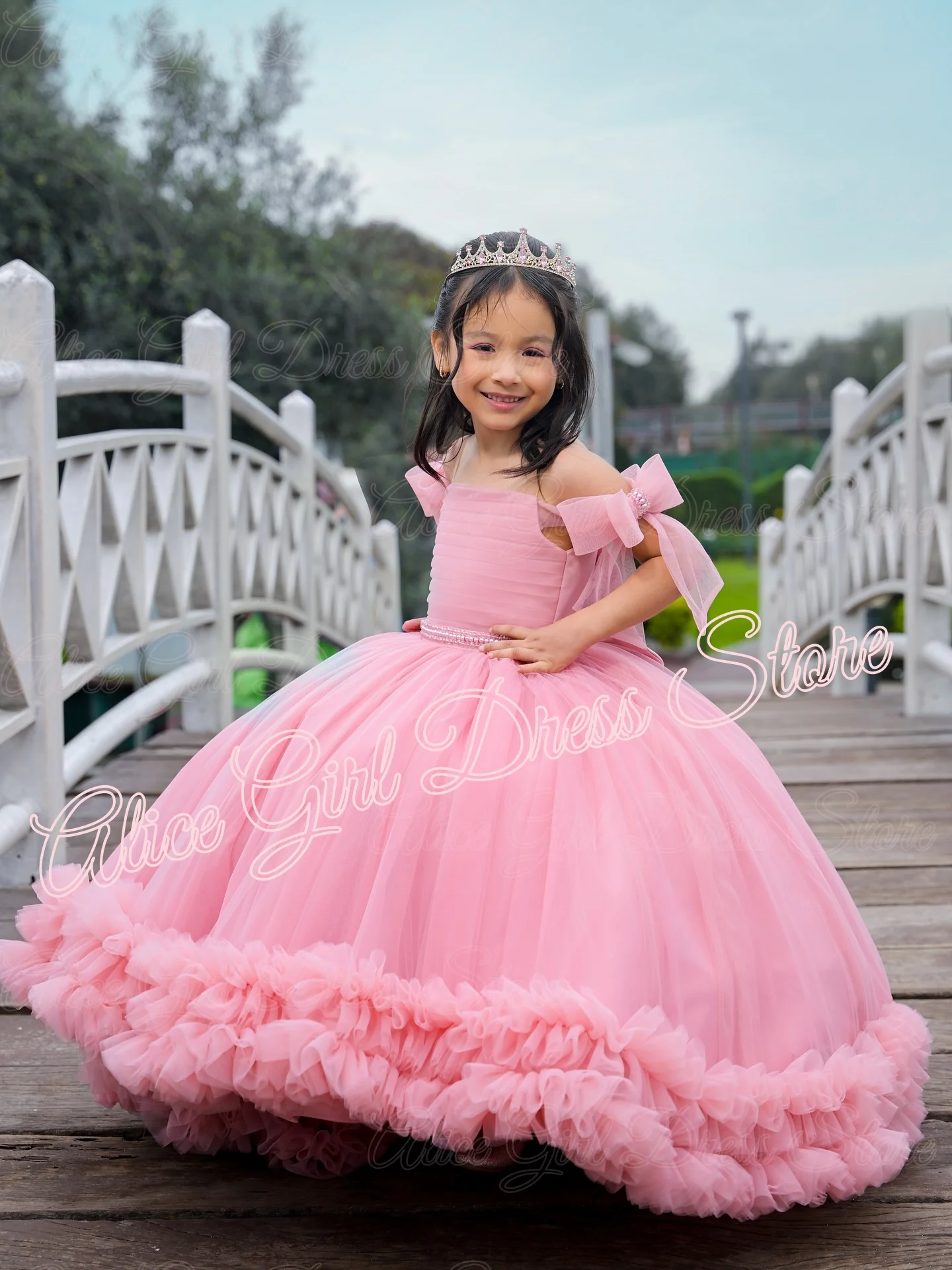Customized Pink Flower Girl Dress for Wedding with Bow Floor Length Girl Birthday Ball Gowns Princess First Communion Gowns
Customized Pink Flower Girl Dress for Wedding with Bow Floor Length Girl Birthday Ball Gowns Princess First Communion Gowns