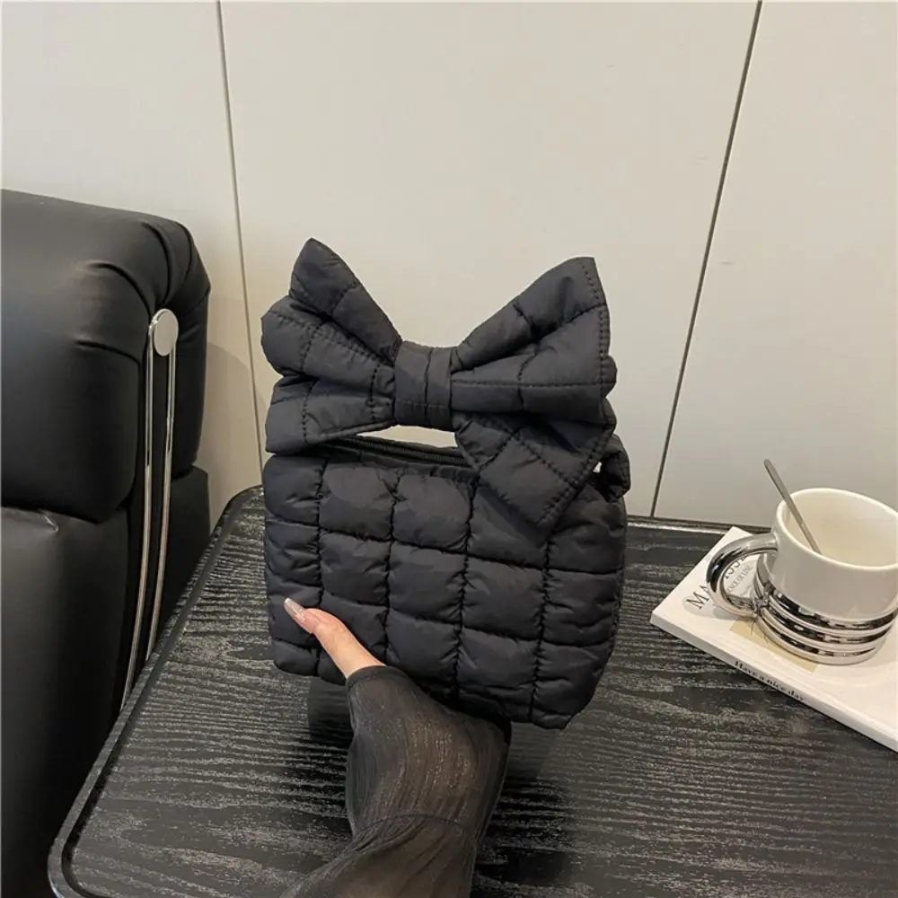 Fashion Solid Color Cloud Pleated Bag Purse Quilted Bow Handbag Korean Style Mini Handbag Wrist Bag Girls/Female
Fashion Solid Color Cloud Pleated Bag Purse Quilted Bow Handbag Korean Style Mini Handbag Wrist Bag Girls/Female