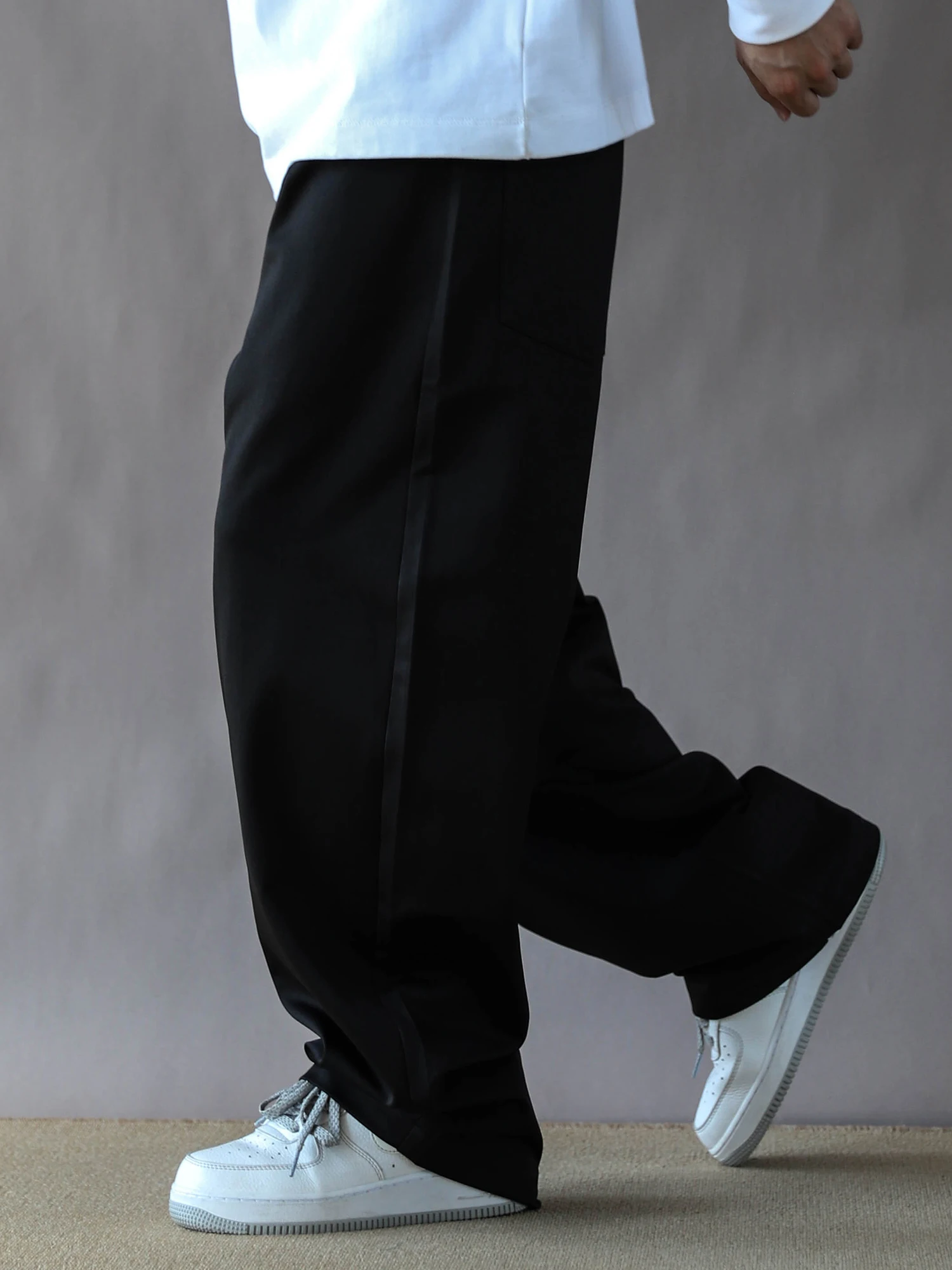 American Retro Men's Casual Pants Loose Straight Leg Bla Simple Long Trousers Autumn New Sle Comfortable Leisure Trousers
American Retro Men's Casual Pants Loose Straight Leg Bla Simple Long Trousers Autumn New Sle Comfortable Leisure Trousers