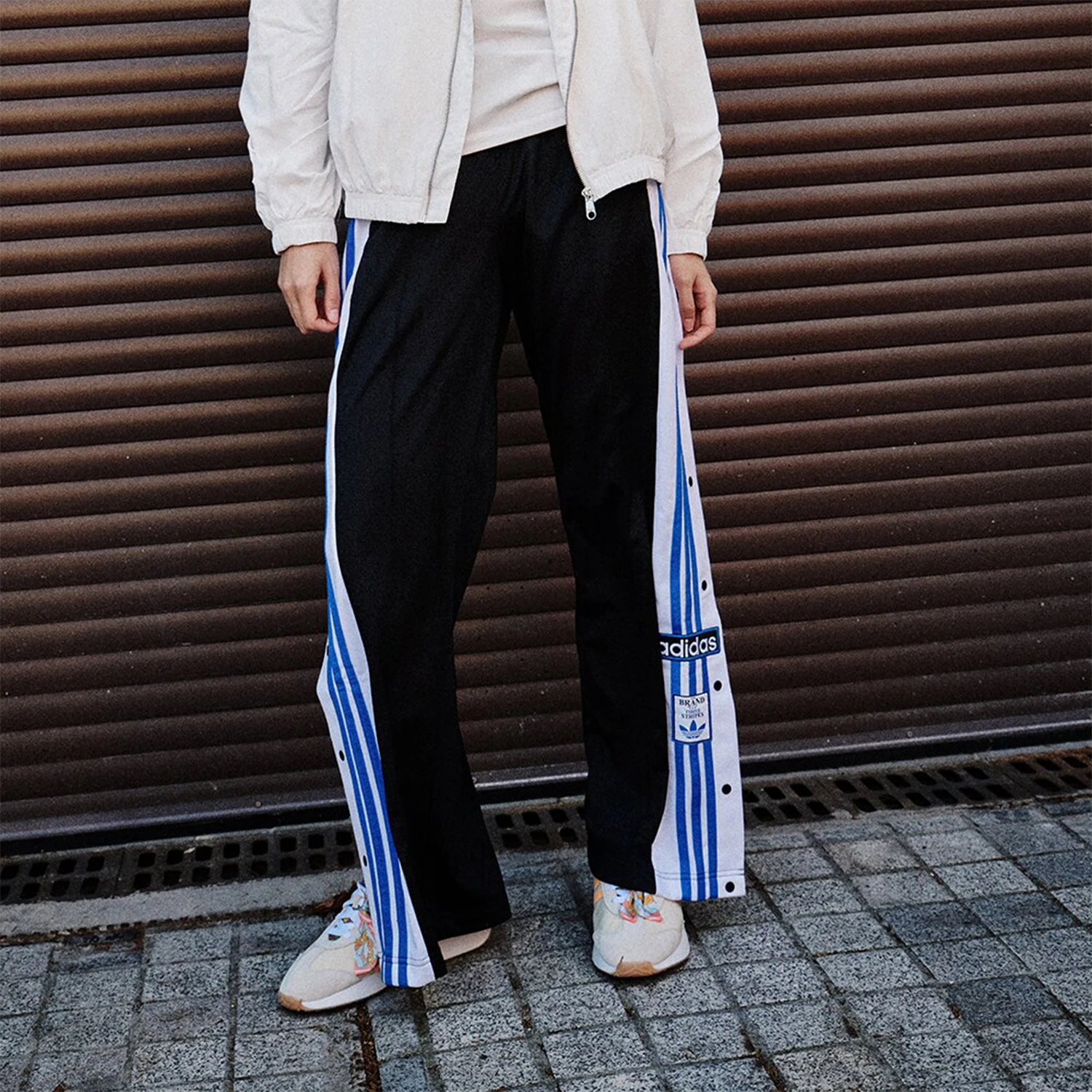 Adidas Genuine Originals Retro Women's Side-Zip Sports Pants IN6297
Adidas Genuine Originals Retro Women's Side-Zip Sports Pants IN6297