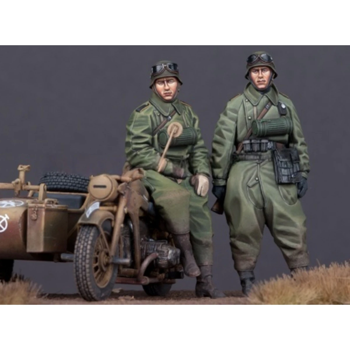 1/35 resin unpainted model kit, military theme, German motorcyclist's unassembled and unpainted GK
1/35 resin unpainted model kit, military theme, German motorcyclist's unassembled and unpainted GK