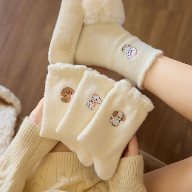 Новые носки, детские осенне-зимние новые утолщенные теплые женские носки средней длины, кружевные носки с вышивкой собаки
Новые носки, детские осенне-зимние новые утолщенные теплые женские носки средней длины, кружевные носки с вышивкой собаки