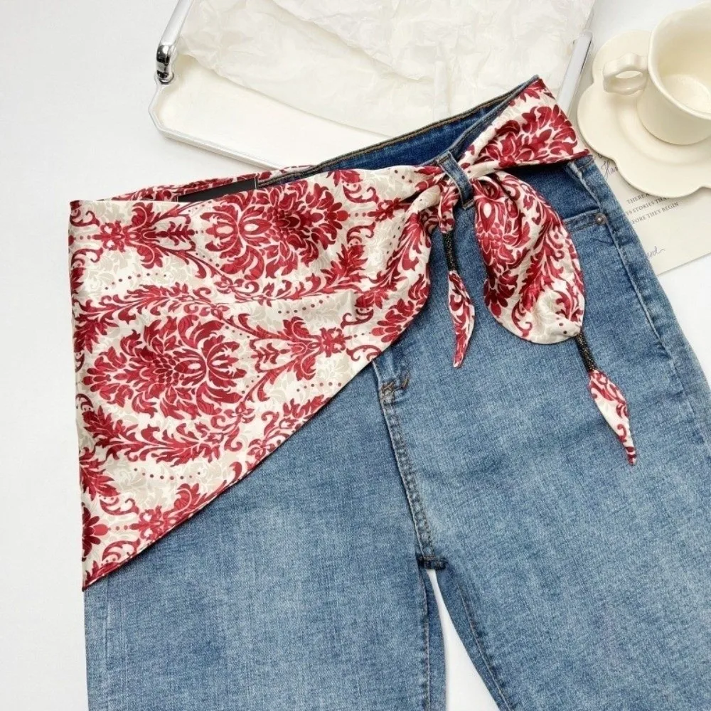 Versatile Imitation Silk Waist Scarf Floral Print Retro Triangle Scarf Polyester Decorative Belt Scarf Skirts
Versatile Imitation Silk Waist Scarf Floral Print Retro Triangle Scarf Polyester Decorative Belt Scarf Skirts