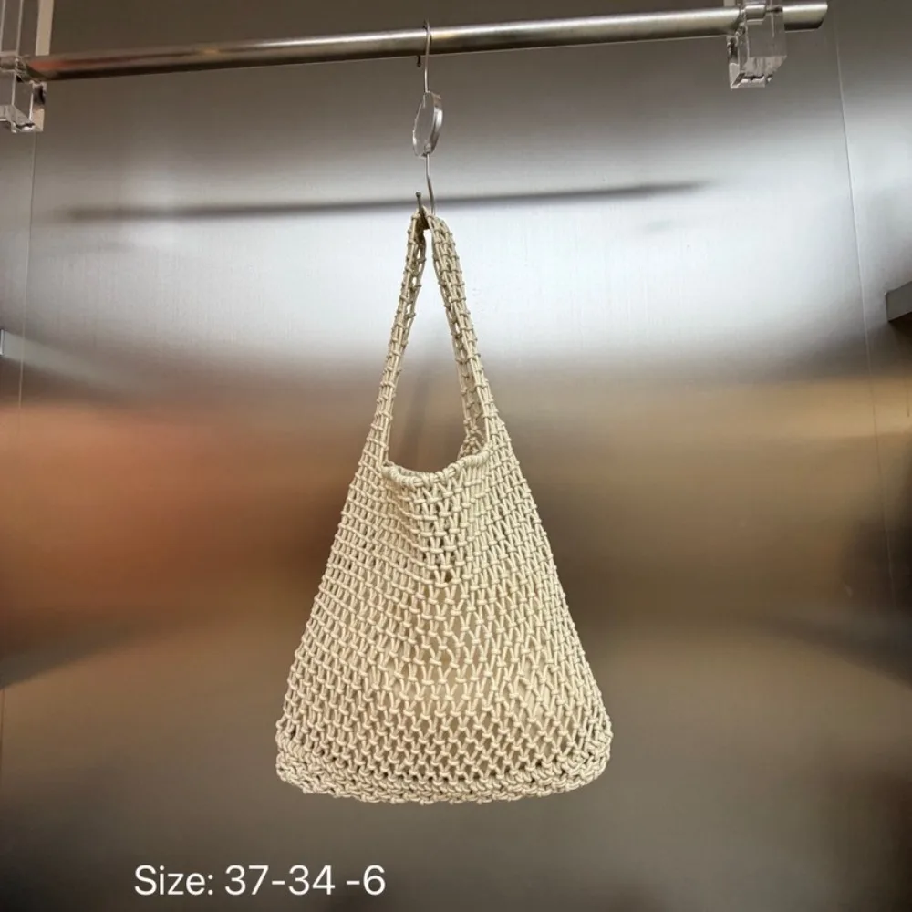 2026 New Niche Single Shoulder Armpit Bag Trend Hollow Beach Hand-woven Bag Texture Unique Fashion Casual Daily Elegance
2026 New Niche Single Shoulder Armpit Bag Trend Hollow Beach Hand-woven Bag Texture Unique Fashion Casual Daily Elegance