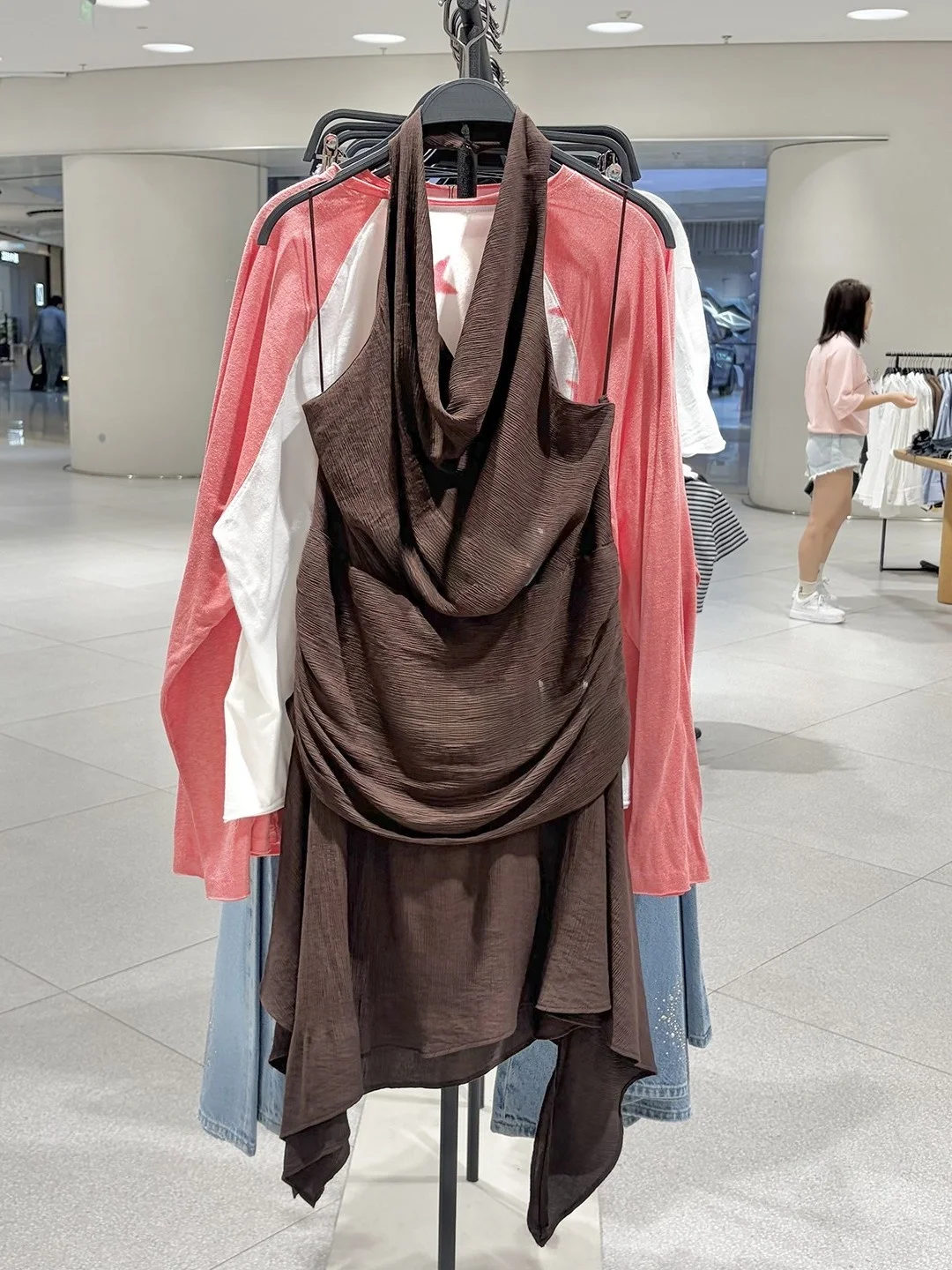 Summer 2026 New Women's Asymmetric Hem Dress Hanging Neckline Loose Fit Casual A-Line Skirt Style No Brand Registered Tr...
Summer 2026 New Women's Asymmetric Hem Dress Hanging Neckline Loose Fit Casual A-Line Skirt Style No Brand Registered Tr...