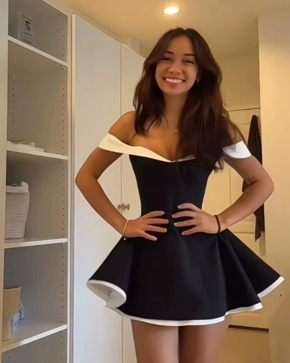 2025 new fashion socialite one shoulder contrast backless black dress slim fit short elegant party dress-GZXX086
2025 new fashion socialite one shoulder contrast backless black dress slim fit short elegant party dress-GZXX086