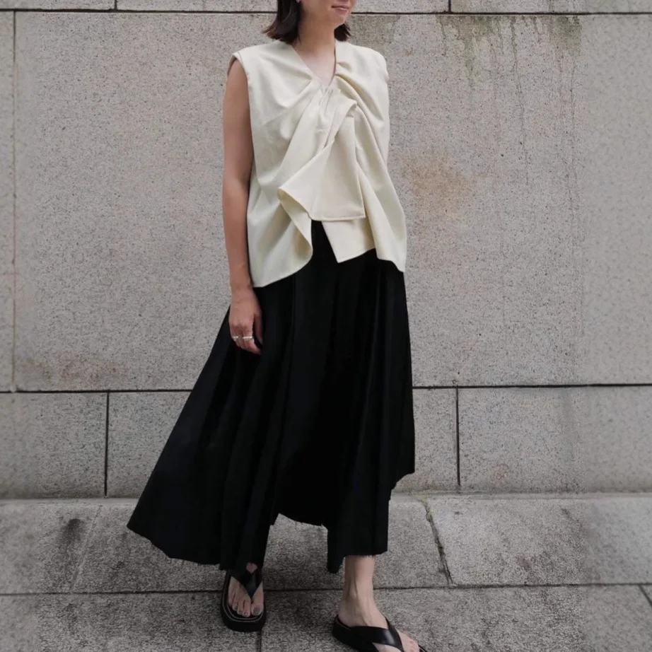 Gagarich Japanese Spring Summer French Romantic Design V-neck Sleeveless Top Light and Elegant Temperament Shirt Women
Gagarich Japanese Spring Summer French Romantic Design V-neck Sleeveless Top Light and Elegant Temperament Shirt Women