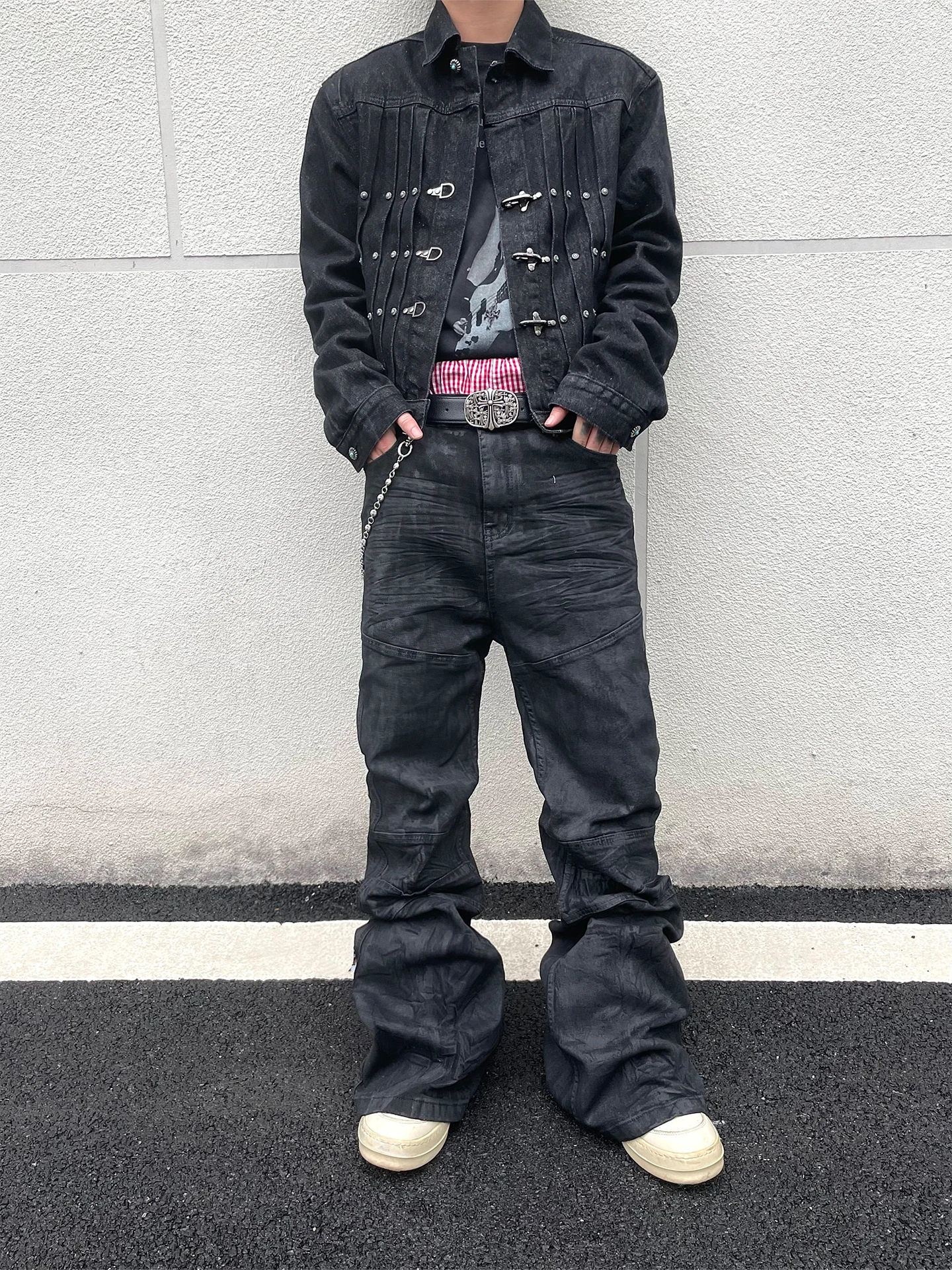Retro American Streetwear Dark Style Handmade Wax Coating Faded Micro Flared Jeans for Men And Women Vintage Denim Pants
Retro American Streetwear Dark Style Handmade Wax Coating Faded Micro Flared Jeans for Men And Women Vintage Denim Pants