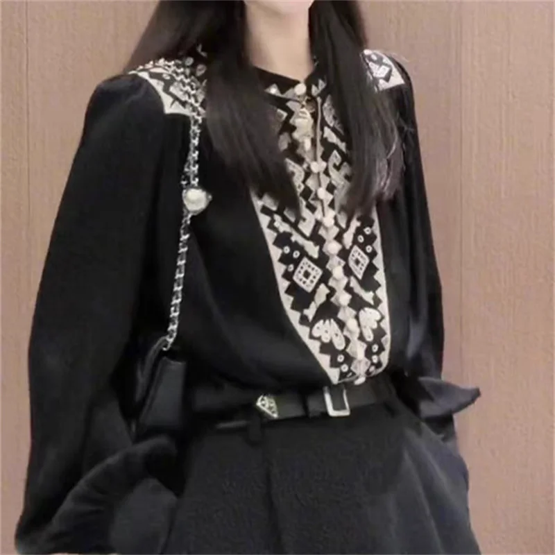 2026 Loose Heavy Industry Shirt Coat Embroidered Black Long-Sleeved Shirts Women's Spring Autumn Fashion Tops Blouse
2026 Loose Heavy Industry Shirt Coat Embroidered Black Long-Sleeved Shirts Women's Spring Autumn Fashion Tops Blouse