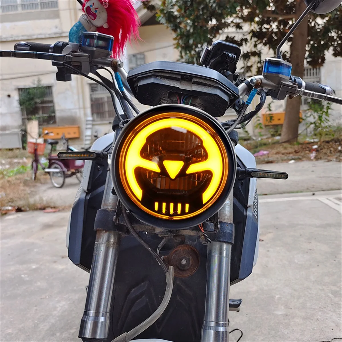 Ingenious Universal Motorcycle 6.3 Inch 35W LED Headlight High Low Beam Round Headlamp for Cafe Racer ,Yellow Light Durable
Ingenious Universal Motorcycle 6.3 Inch 35W LED Headlight High Low Beam Round Headlamp for Cafe Racer ,Yellow Light Durable